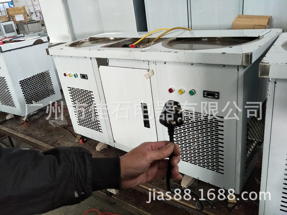 炒冰機(jī)廠家 商用雙方鍋 炒冰淇淋卷機(jī) Fried ice-cream machine