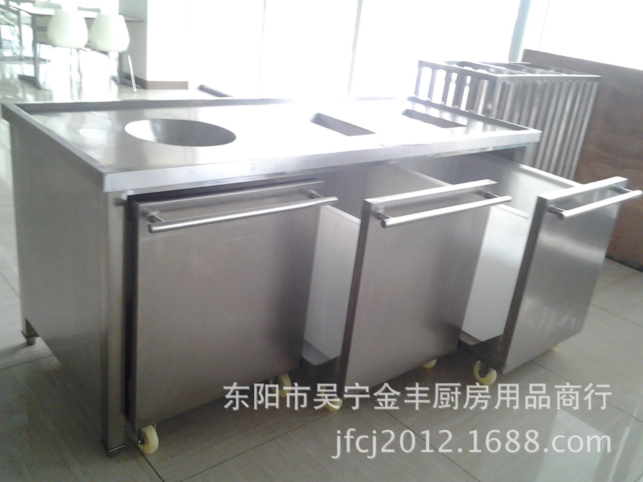 東陽金豐廚具定做食堂不銹鋼全封閉回收臺(tái),殘菜回收臺(tái)